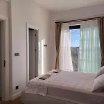 Forest House - Kuscular Villa *