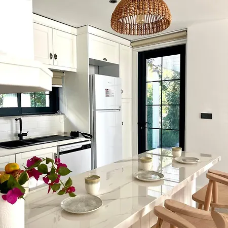 Vila Forest House - Kuscular *
