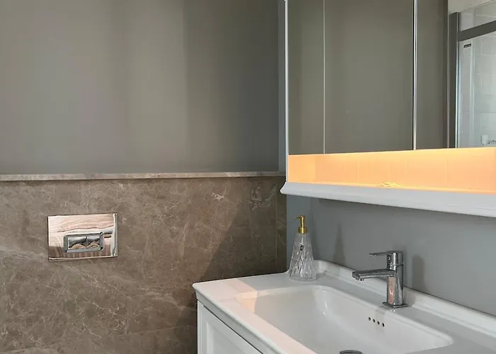 Forest House - Kuscular אורלה