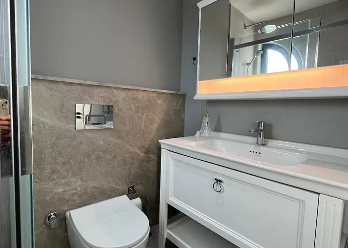 Forest House - Kuscular וילה